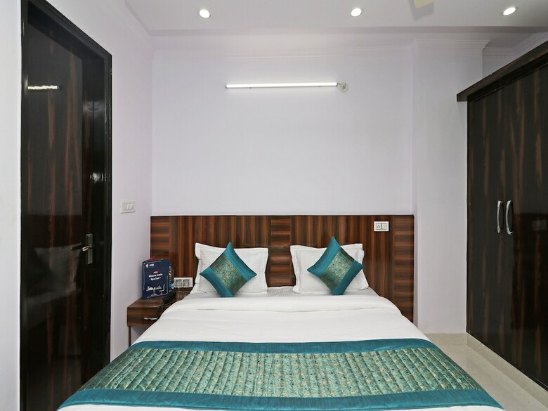 Oyo 12348 Hotel Aerosky Residency