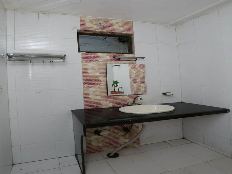 Oyo 12221 Hotel M House