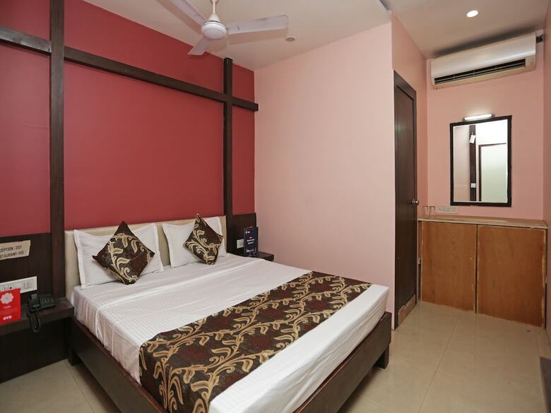 Oyo 13214 Hotel Metro 7x11