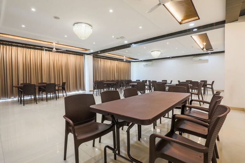 Fabhotel Sapphire Inn Mansarovar