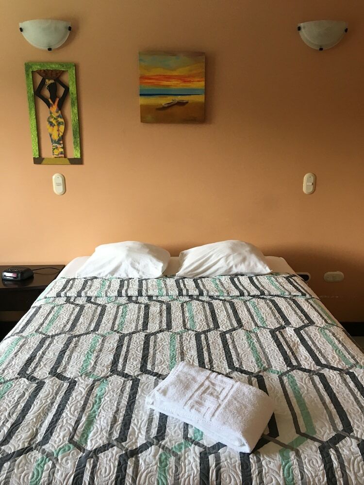 Hotel Playa Bonita