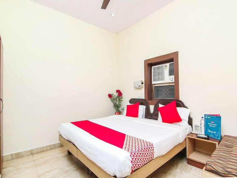 Hotel Oyo 13097 Prayag Holidays