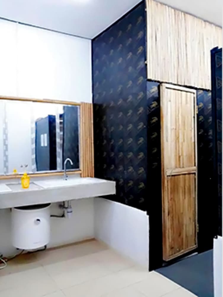 Hostal Big Paul Hostel - Adults Only