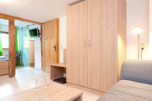 Hotel Saschwaller Burehus Holzwurm