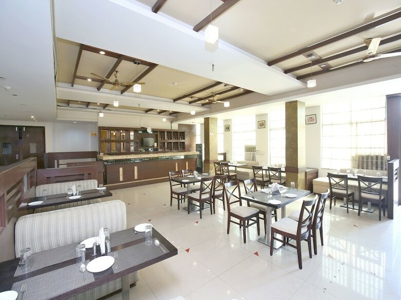 Oyo 13876 AA Hotel And Resorts