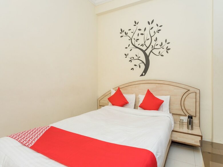 Oyo 14421 Hotel Grand Tower