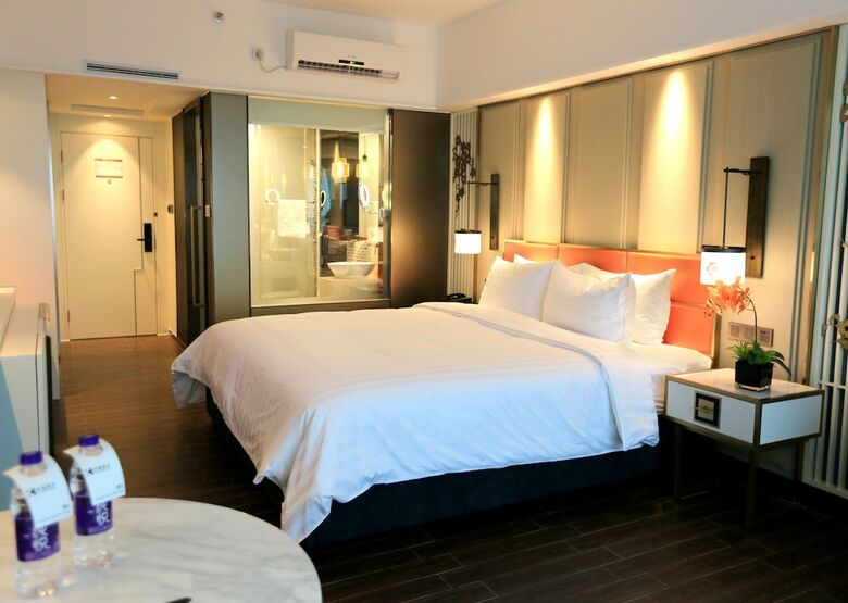 Clifford Hotel