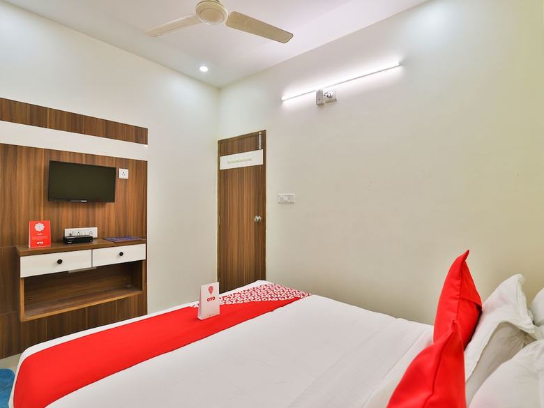 Hotel Oyo 15417 Red Rose