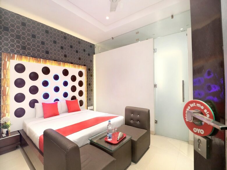 Oyo 14829 Hotel J Cruise