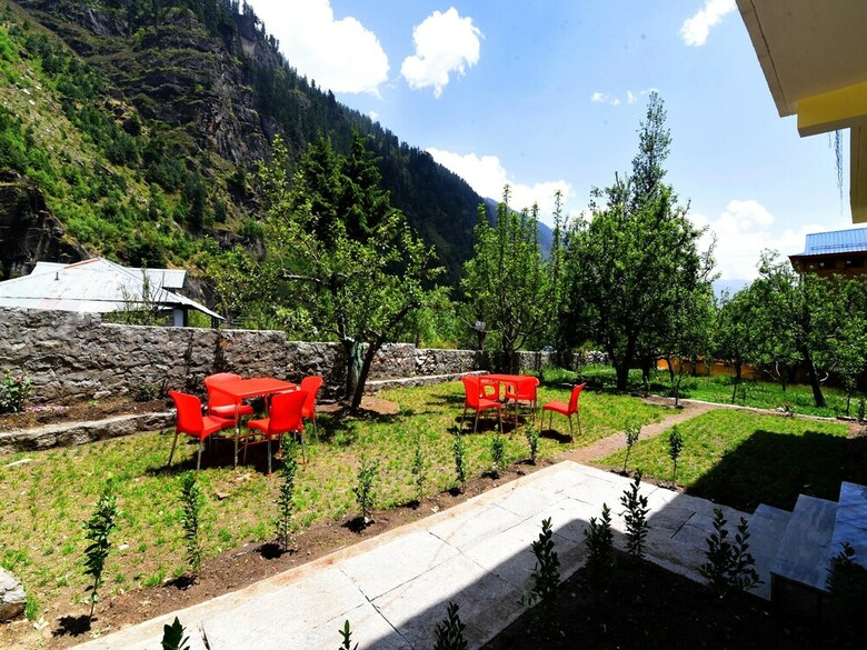 Hotel Oyo 14580 Home Luxurious Studios Shanag
