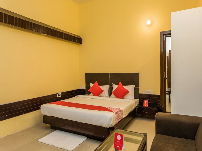 Oyo 15401 Hotel Surana Palace
