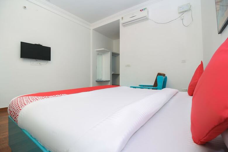 Oyo 15518 Hotel Amar