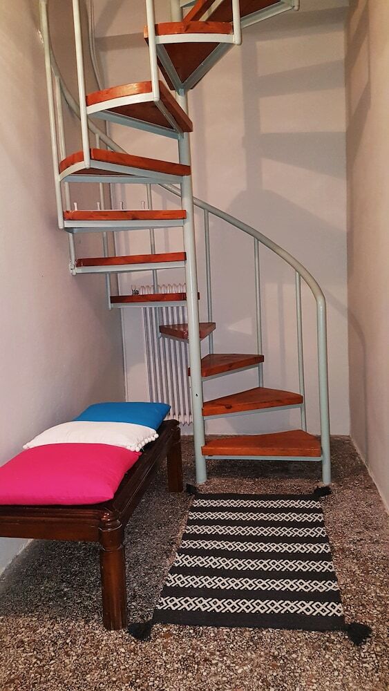 Reggina's Zante House