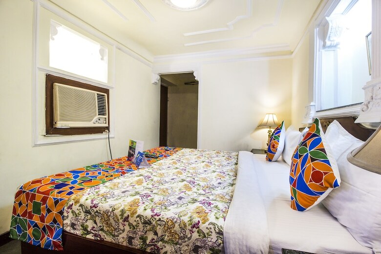 Fabhotel Sugan Niwas Palace Bani Park