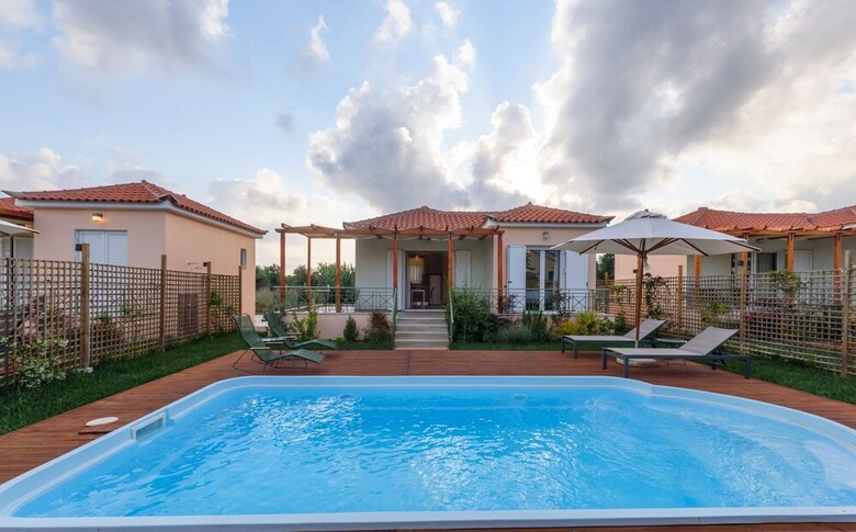 �artemis, Villa With Pool 250m To The Beach