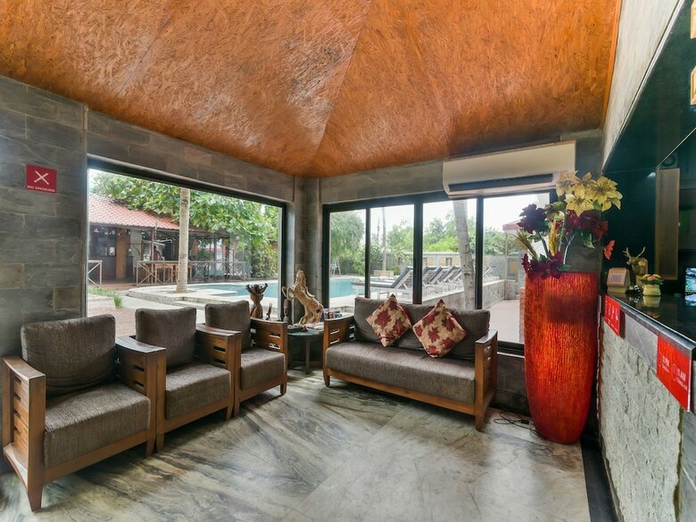 Hotel Oyo 4977 Kristal Sands Beach Resort