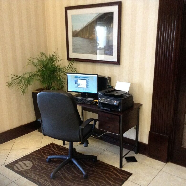 Hotel Comfort Inn & Suites Ft. Jackson Maingate