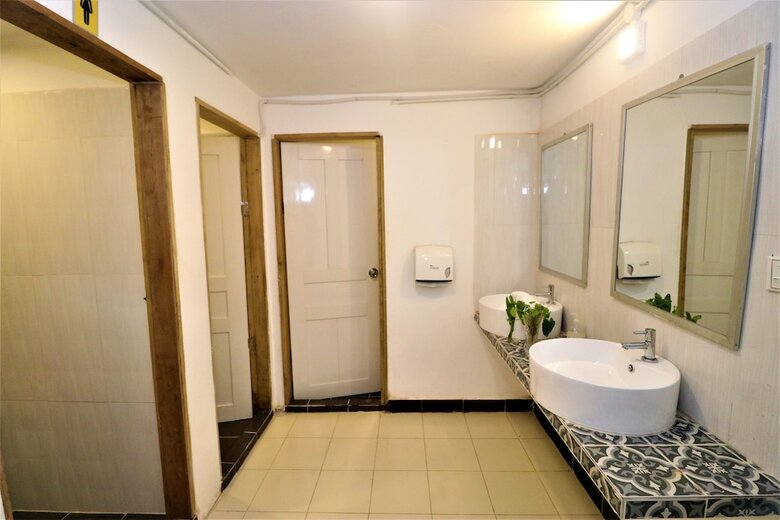 Grand Elevation Hotel