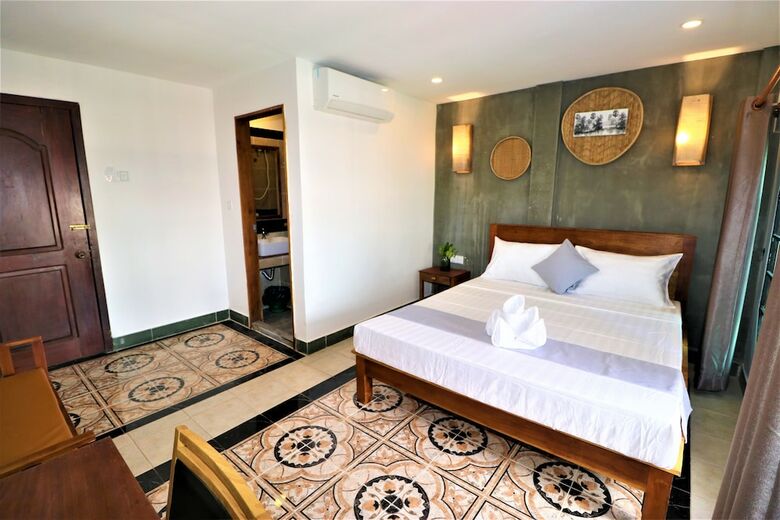 Grand Elevation Hotel