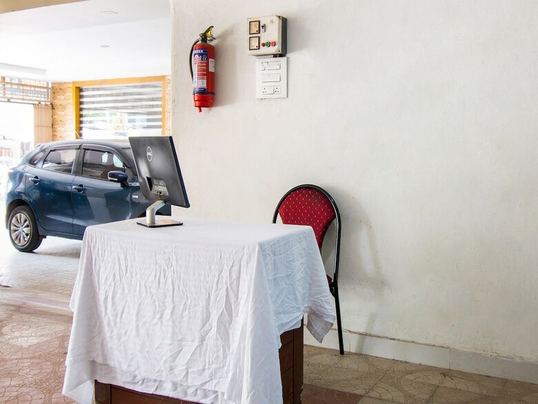 Oyo 15936 Hotel Gnr Residency