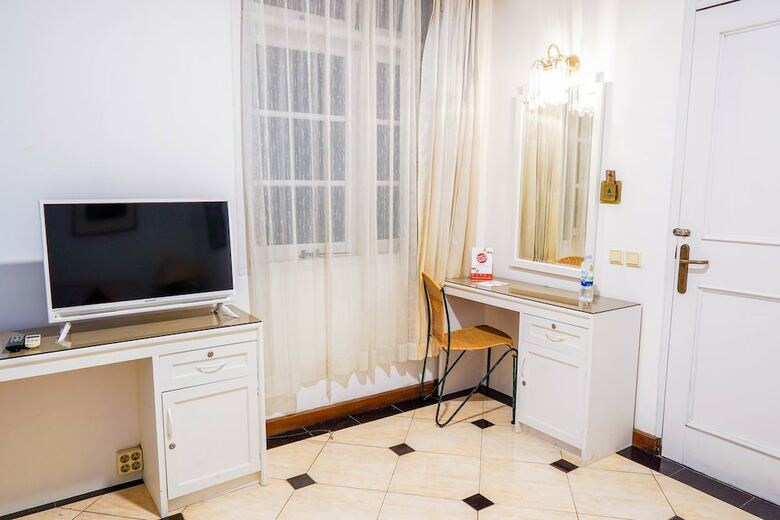 Oyo 1452 Hotel Utari
