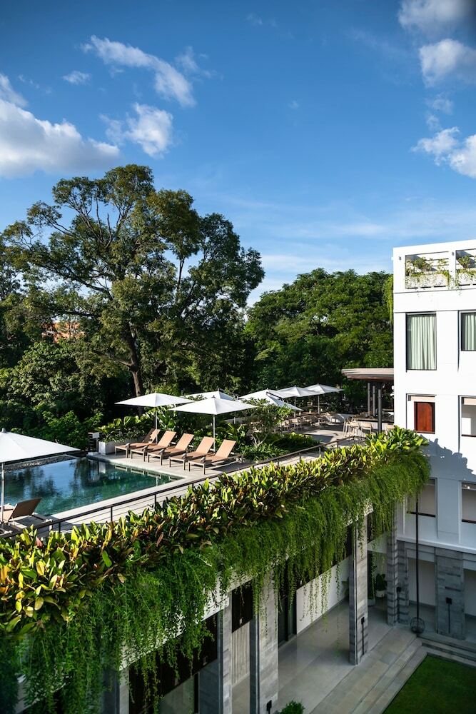 Hotel Treeline Urban Resort