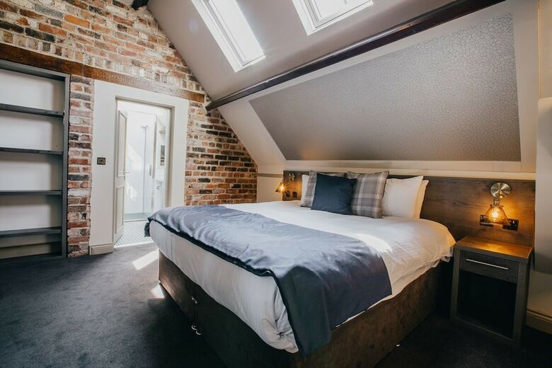 Duke Of Edinburgh Hotel