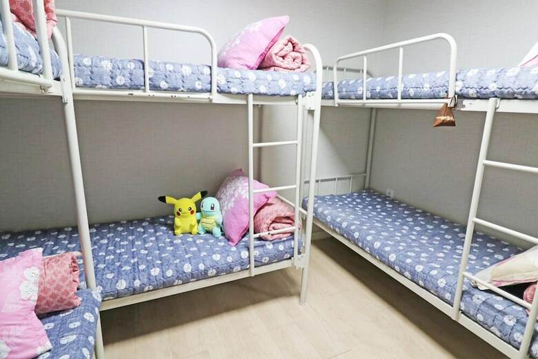 Hostal Four Seasons House - Hostel, Women Only