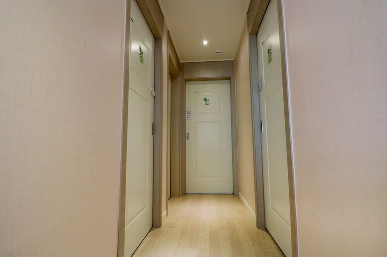 Hostal Four Seasons House - Hostel, Women Only