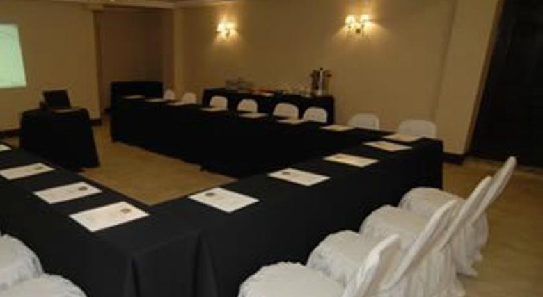 Hotel El Camino Inn & Suites