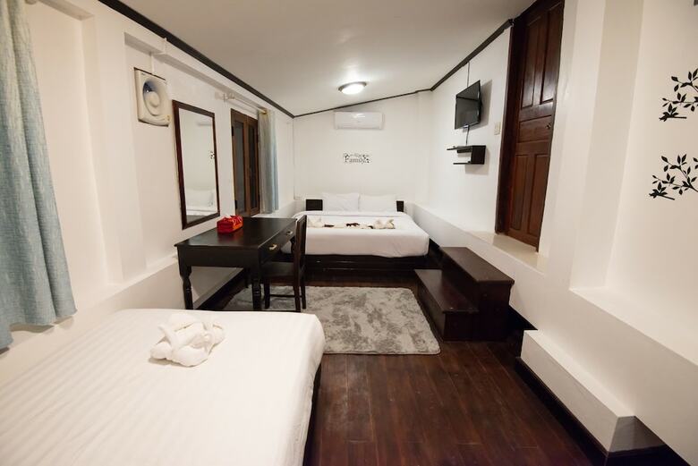 Hotel Jasmine Ville Guesthouse