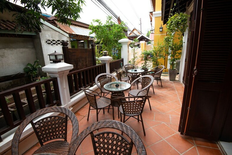Hotel Jasmine Ville Guesthouse