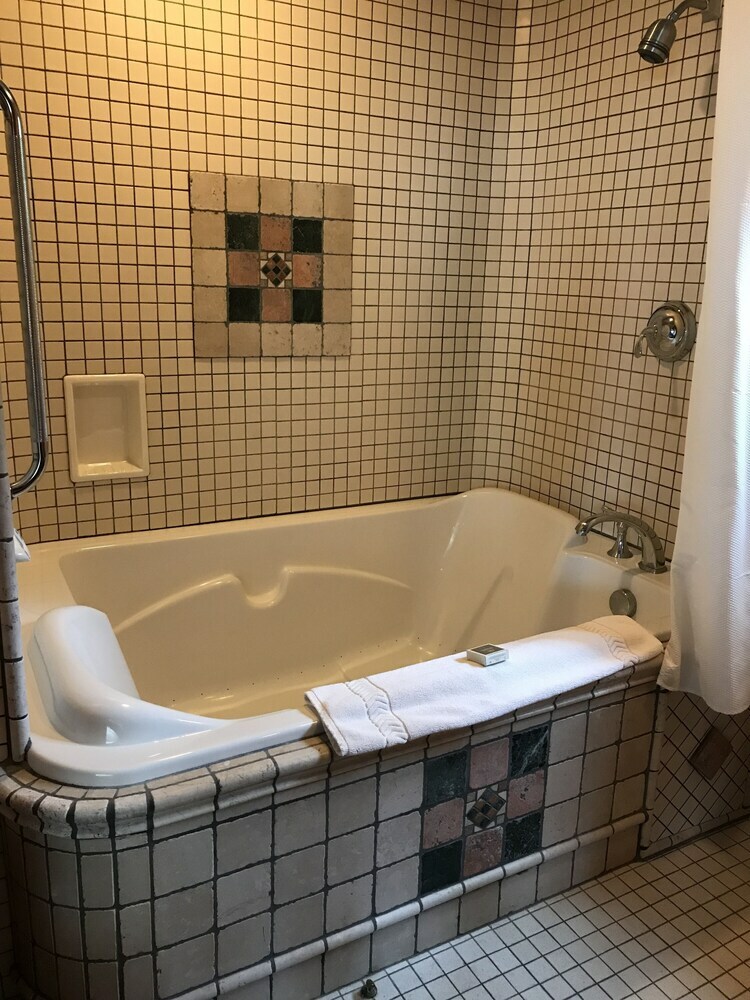 Hotel China Beach Retreat