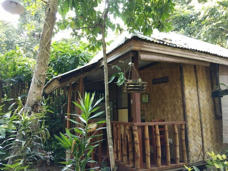 Hotel Nelly's Nipa Hut