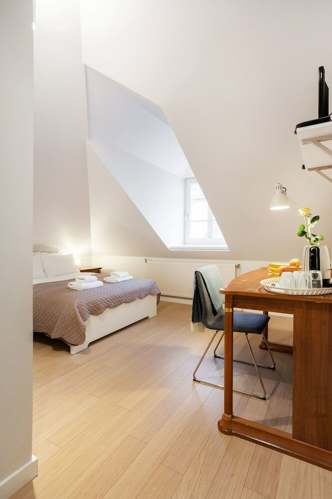 Jolly Apartments