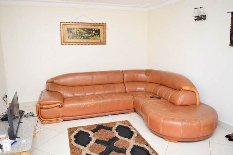Evelyn Apartments