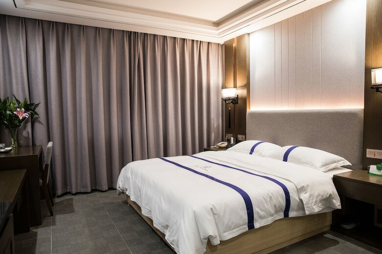 Guiyang Jialan Selected Hotel