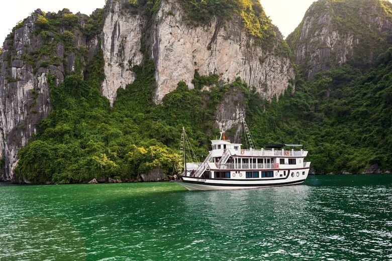 Charm Boutique Cruise