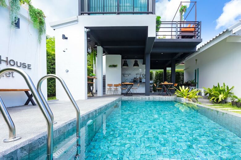 Hotel The Seaton House Phuket
