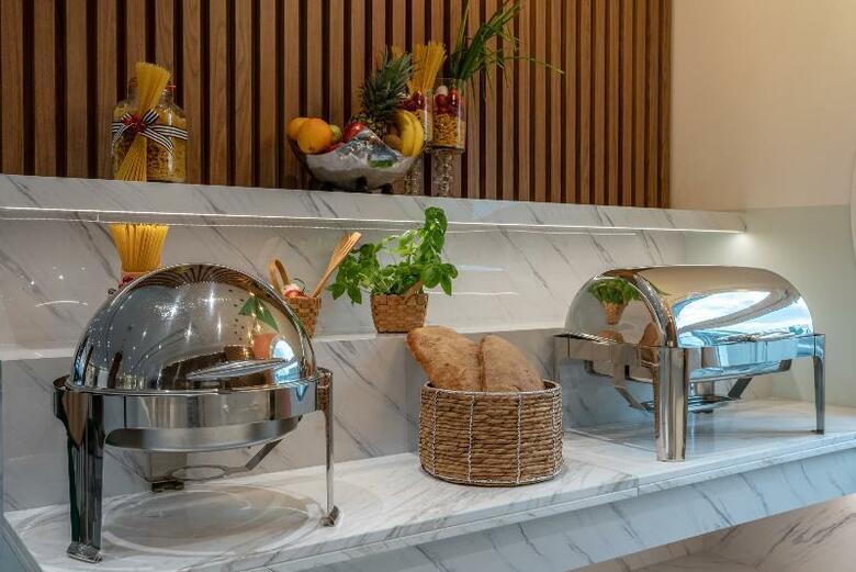 Leva Hotel And Suites, Mazaya Centre