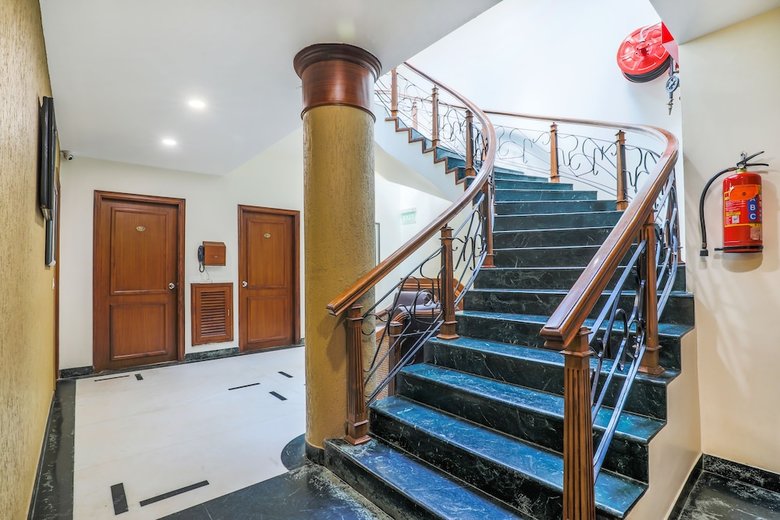 Fabhotel Sheronz Piccadily Chowk