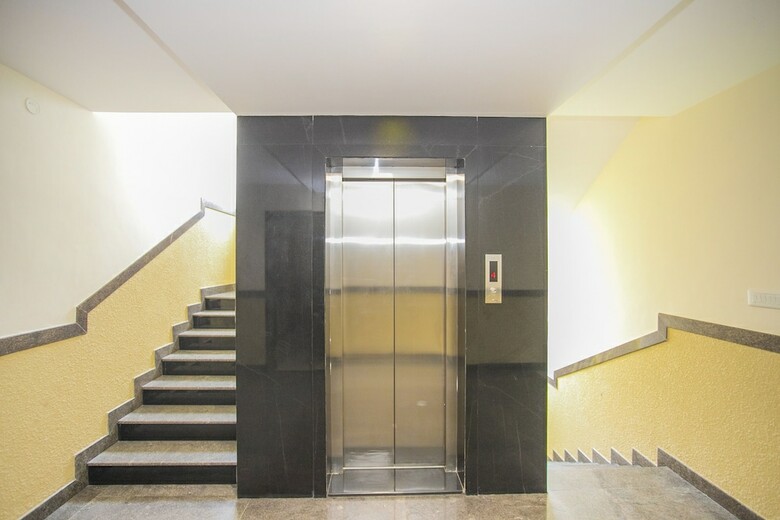 Hotel Oyo 20026 Silverkey Rr Nagar