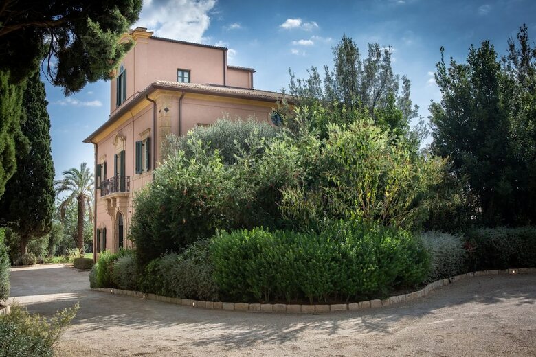 Hotel Relais Villa Lanzirotti