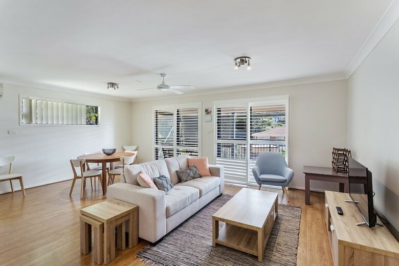 Navala Avenue, 6