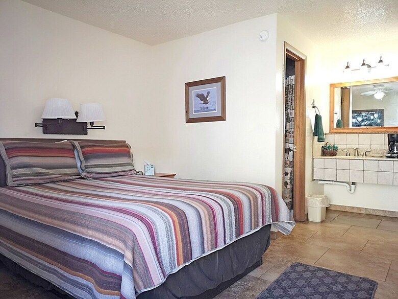 Motel Yellowstone Riverside Cottages
