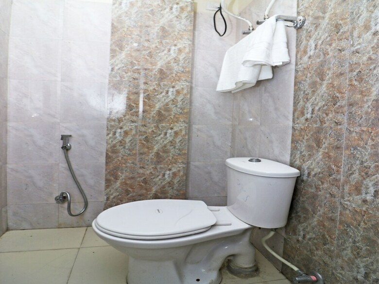 Hotel Edition O 30034 Flora Residency