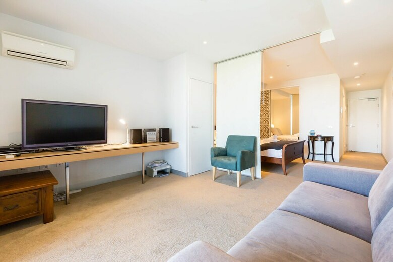 Leila, 1bdr Melbourne Apartment