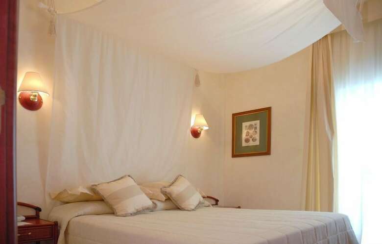 Hotel Baia Dei Faraglioni