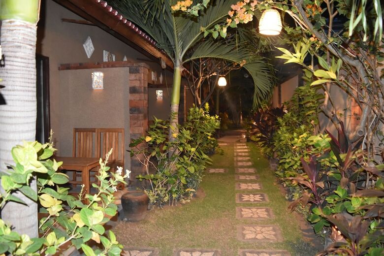 Hostal Menjangan Homestay