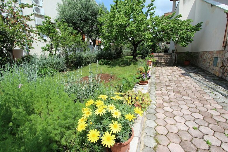 Apartamentos Guests House Sanja